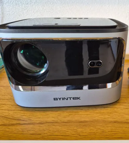 Projetor Byintek