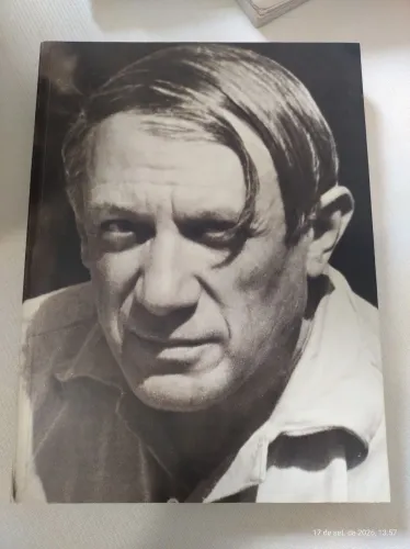 Livro sobre a exposição Picasso na Oca