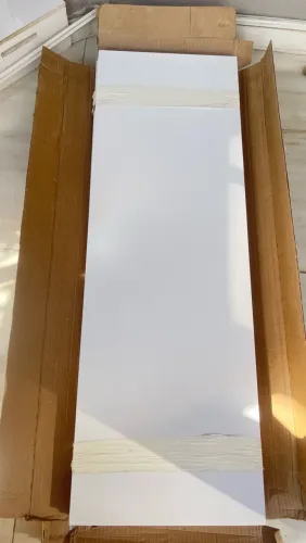 Sobra de piso branco novo brilhante Incepa