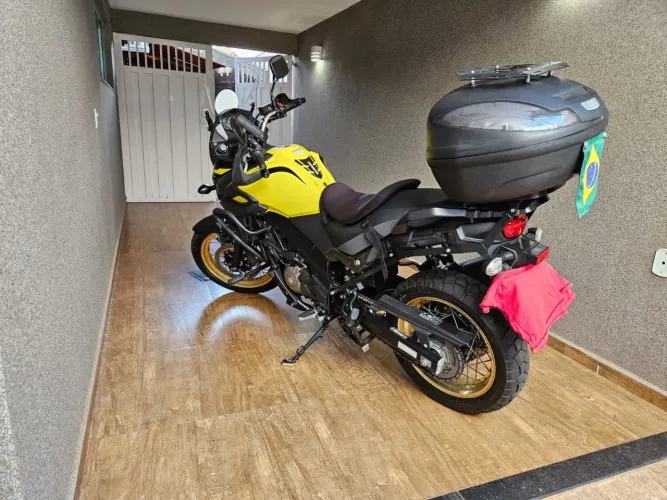 Moto Suzuki DL 650 XT- VSTROM