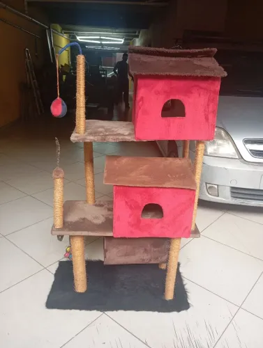 Casa de Gato, em ótimo estado!