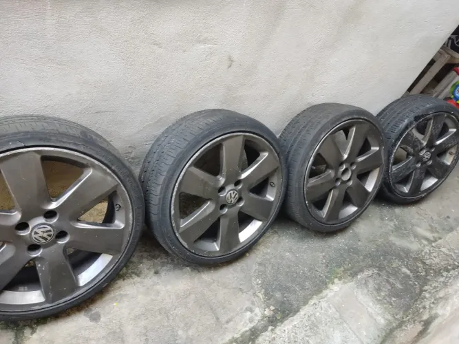 Vendo par de rodas 14 ,em bom estado ,pneus bons