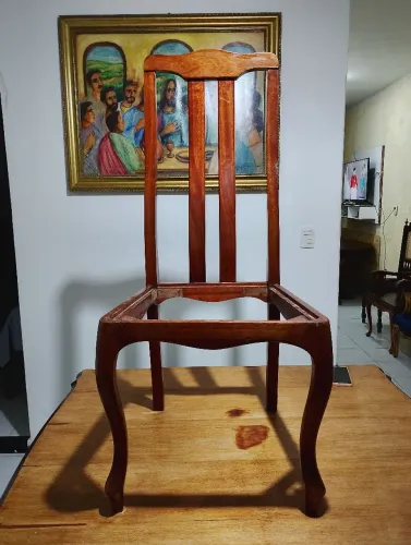 4 Cadeiras de mesa com estofados novos