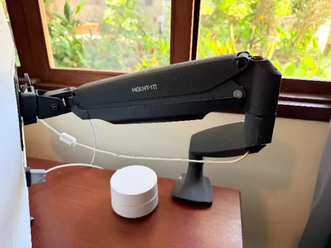 Suporte de Monitor Mount-It! Articulado - Braço Ajustável