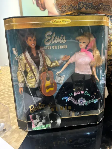 Barbie Collector Loves Elvis GiftSet #17450 - Mattel
