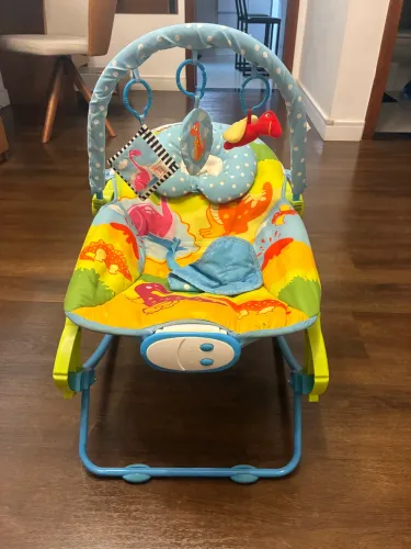 Vende cadeira de balanço