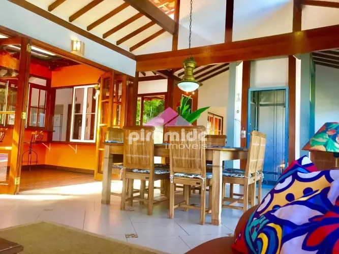 Casa com 8 dormitórios à venda, 654 m² por R$ 7000.000,00 - Centro - Ilhabela/SP