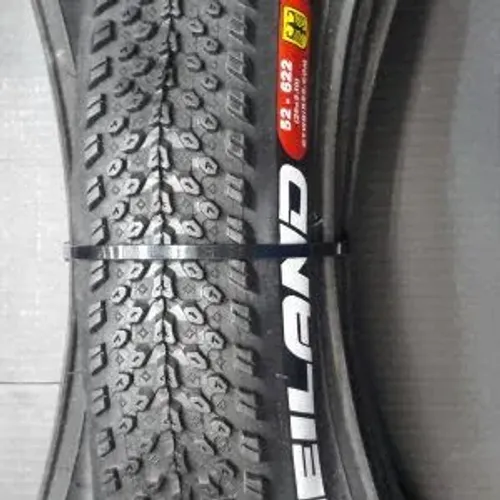 2 pneus kevlar 29x2.10 + 2 camaras de ar kenda bico grosso