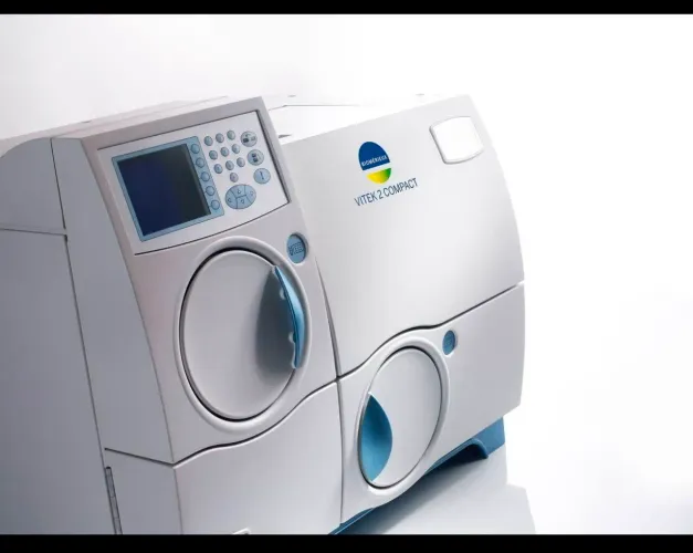 Vitek 2 Compact - Equipamento de laboratório biomédico e hospitais.