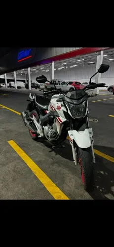 CB 250 Ano 2022 vendo ou troco