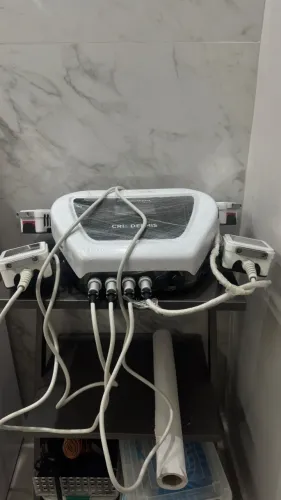 Máquina de crio quase nova Vendo Criodermes em excelente estado, praticamente nova, com po