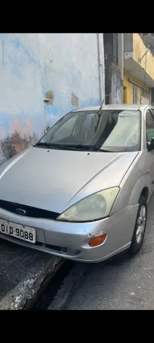 Ford Focus 1.8 16V 5P 2003