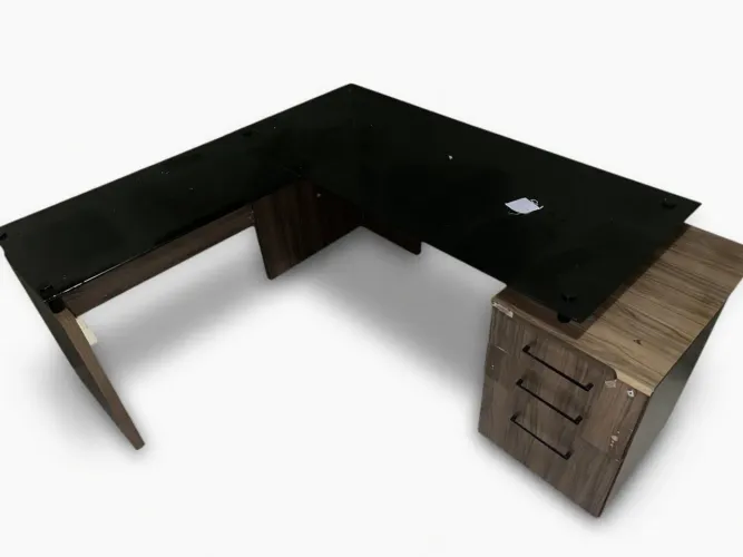 Mesa Artany Diretor