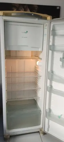 GELADEIRA CONSUL  . FROST FREE