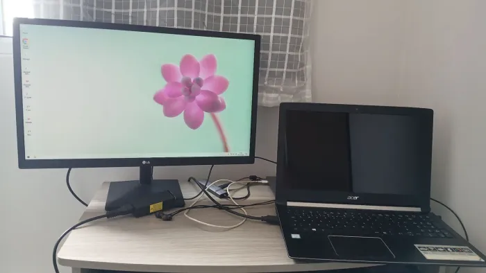 Notebook Acer com defeito na tela