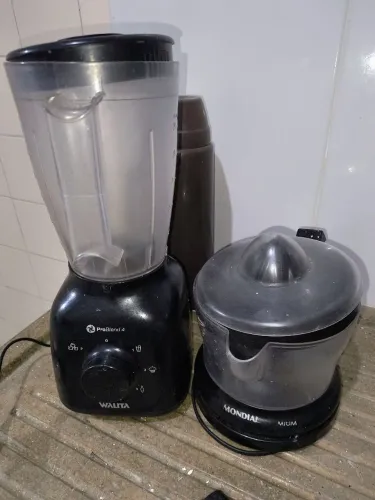 Liquidificador e espremedor de frutas