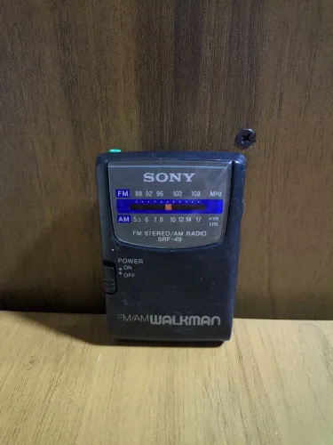 Rádio Portátil Sony Walkman SRF-49 AM/FM Stereo Vintage (100% Funcional)