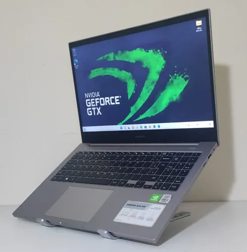 Notebook Gamer Samsung pra ir hoje! I5 placa de vídeo Nvidia Geforce windows e Office