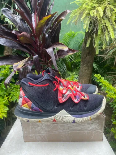 Tênis Nike kyrie 5 chinese new year 13us 46br