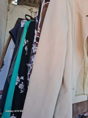 VENDO VÁRIAS PEÇAS PARA BRECHO falaccomigo no zap 21n * Diversos tamanhos