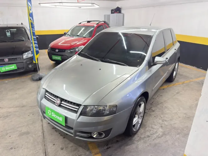 Fiat Stilo 1.8 Attractive Flex 8V 5P 2011