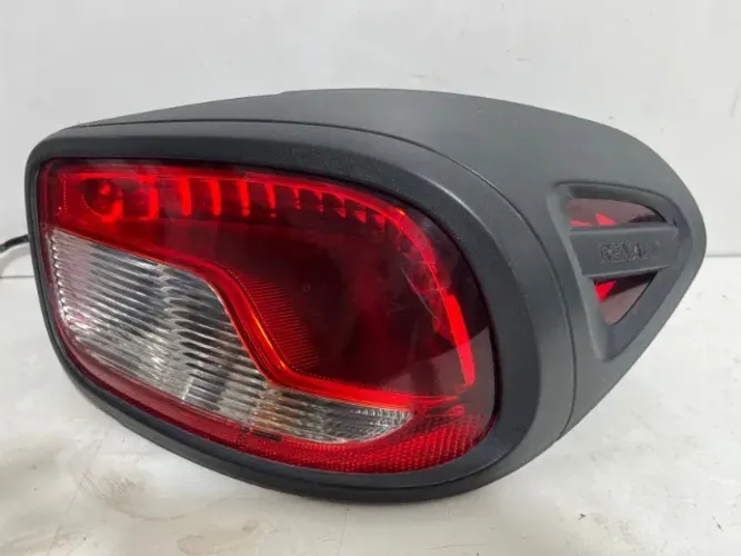 LANTERNA TRASEIRA DIREITA RENAULT KWID