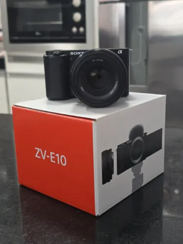 Câmera Sony ZV-E10 + Lente 50mm