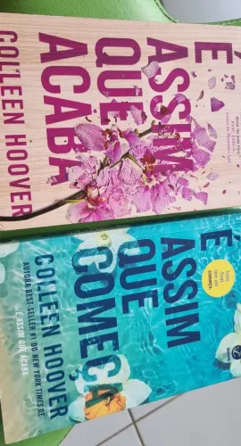 Kit Colleen Hoover - É Assim Que Acaba + É Assim Que Começa