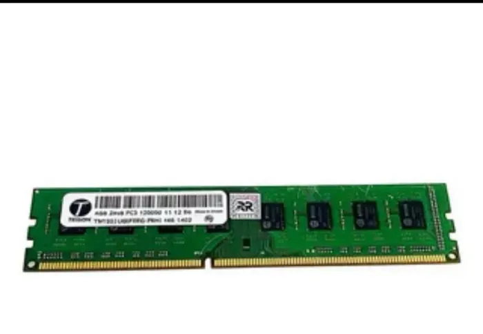 Memória ram de 8 Gb cada pente ddr3 