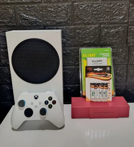 XBOX SÉRIES S PERFEITO ESTADO PARA VENDER RÁPIDO OPORTUNIDADE
