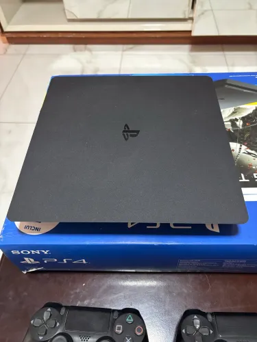 PS4 500gb + 2 controles + 8 jogos + VR