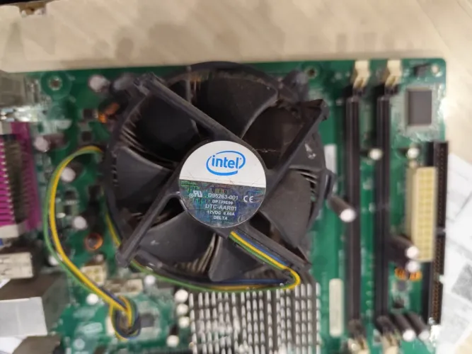 Placa-mãe Intel + processador + 4GB RAM (kit completo funcionando)