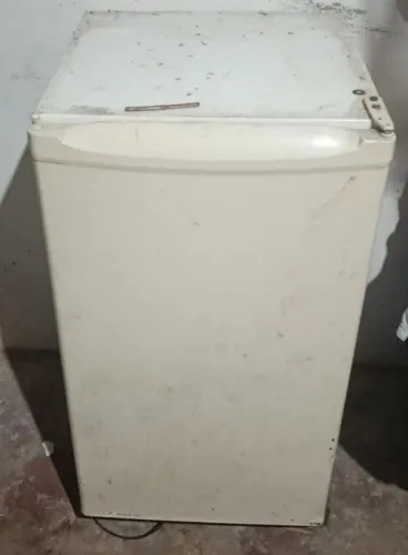 Vendo um Frigobar Consul 117L