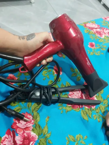 Secador e prancha taif cabelo