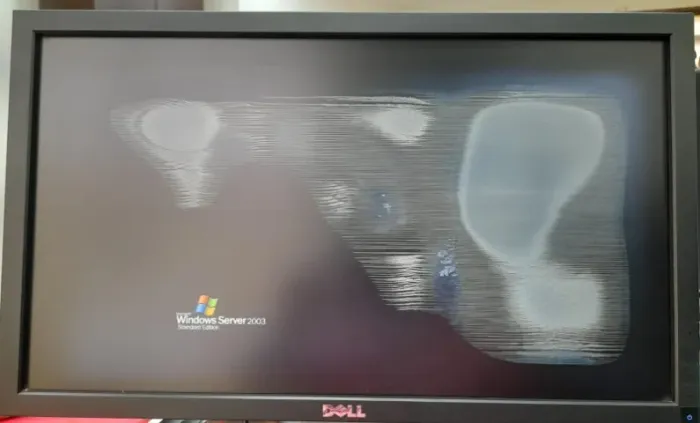 Vendo Monitor DELL Usado, Modelo U2211HT de 22 Polegadas com mancha na tela.