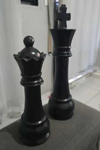 Rei e Rainha de Xadrez Gigantes em Madeira Maciça