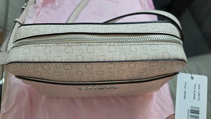 Bolsa transversal Guess rosa