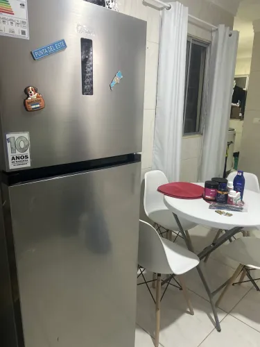 Geladeira Midea