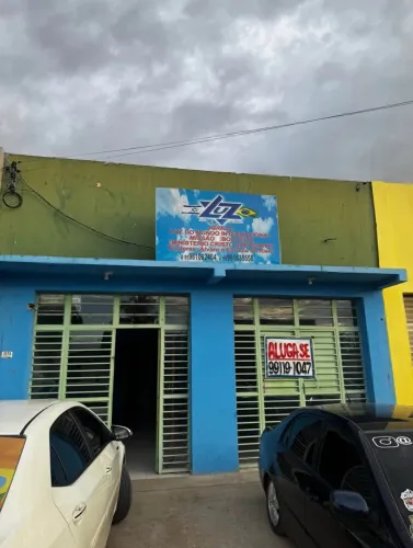 Aluga-se ponto comercial