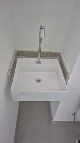 Excelente conjunto de pedra mais pia para lavabo