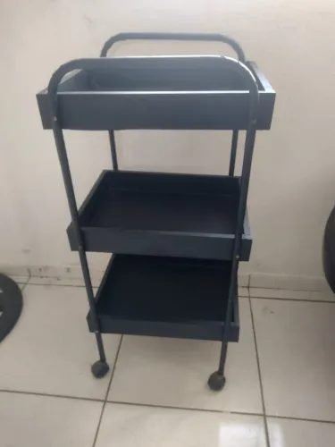 Carrinho auxiliar para cabeleireiro