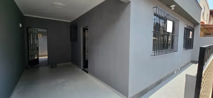 CAMARÃO - CASA LINEAR 2 QTS - RUA FECHADA