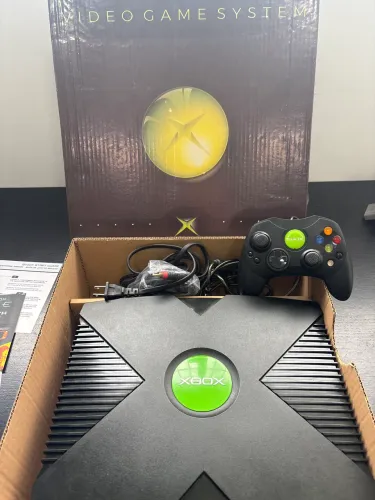 Vídeo Game Xbox Clássico na Caixa