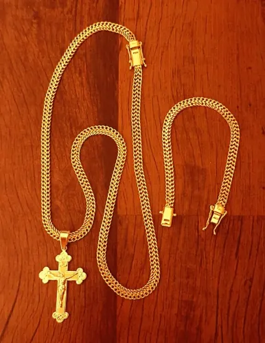 Lindíssimo conjunto banhado a ouro 18k novo