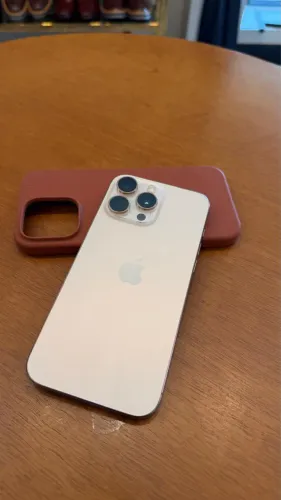 iPhone 16 Pro Max  256 Gb na cor Titânio deserto