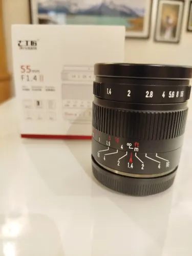 Lente 7artisans 55mm f/1.4 nova para Sony E-Mount