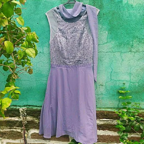 Vestido feminino social lilás de festa com paetês semi-novo tamanho M