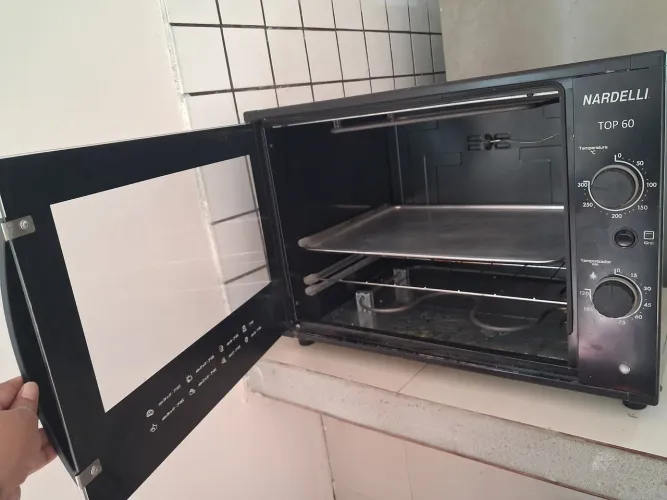 Forno elétrico.