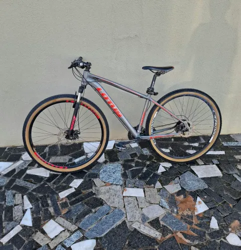 Bicicleta Lotus Aro 29.
