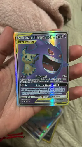 Carta de pokémon Gengar e Mimikyu-GX